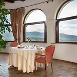 Castello Di 호텔