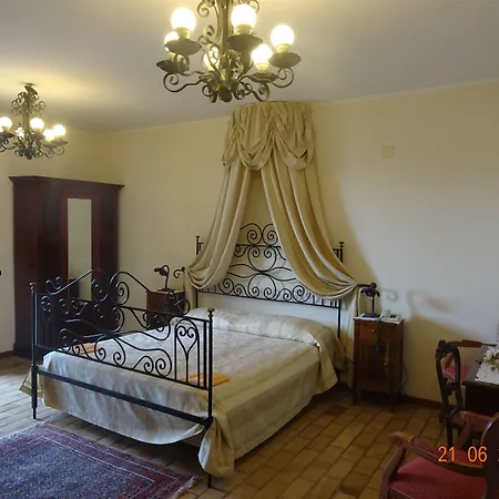 Szálloda Castello Di 5*