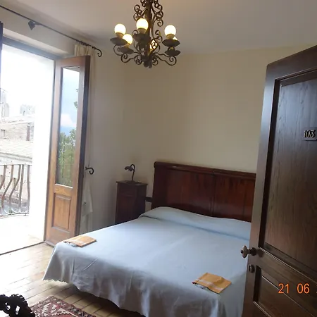 Castello Di 5* Altomonte