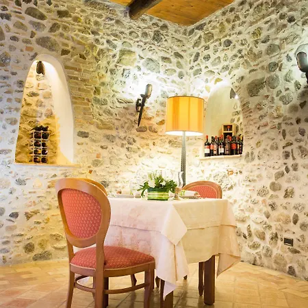 Castello Di Szálloda