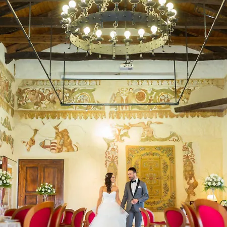 Castello Di Hotel Altomonte