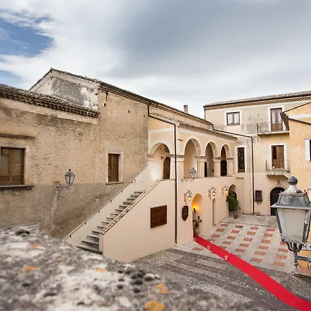 Castello Di 5* Altomonte