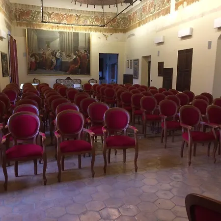 Отель Castello Di Альтомонте