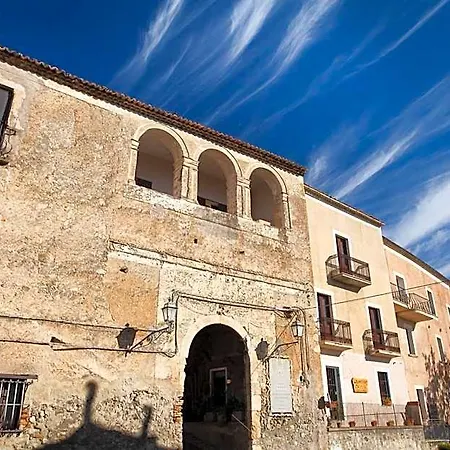Castello Di Hotel