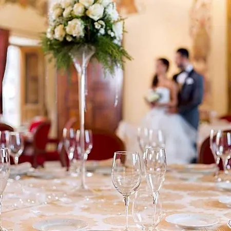 Castello Di Hotel Altomonte