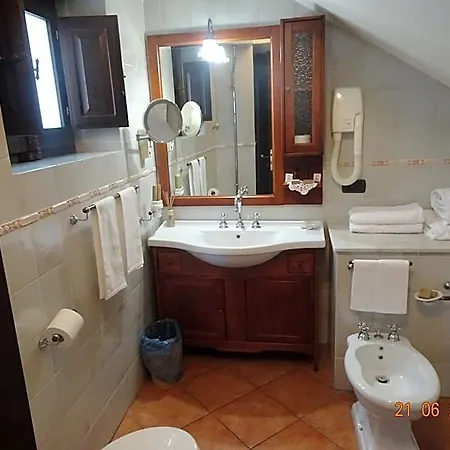 Castello Di Hotel Altomonte