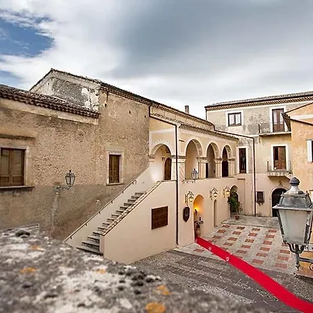 Castello Di 5* Altomonte
