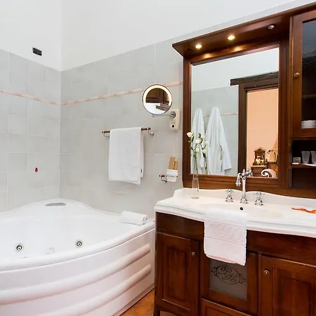 Castello Di Hotel