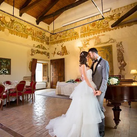 Отель Castello Di Альтомонте