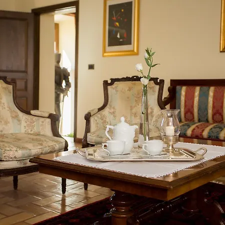 Отель Castello Di 5*