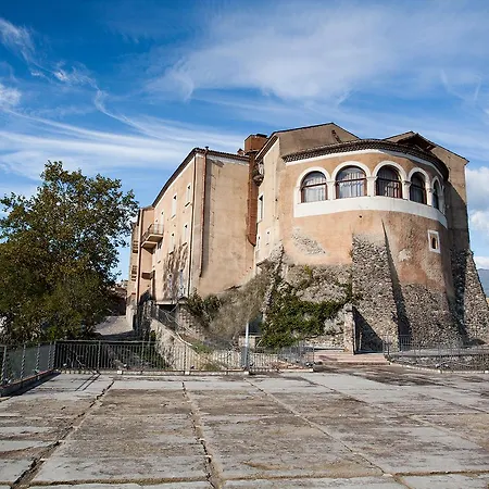 Отель Castello Di 5*