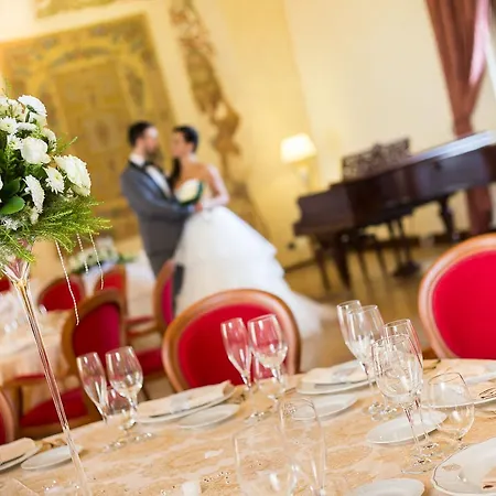 Castello Di Hotel Altomonte
