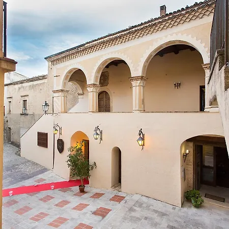 Szálloda Castello Di Altomonte