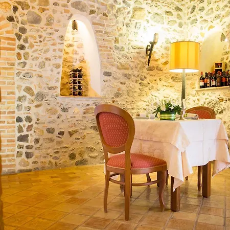 Castello Di Отель