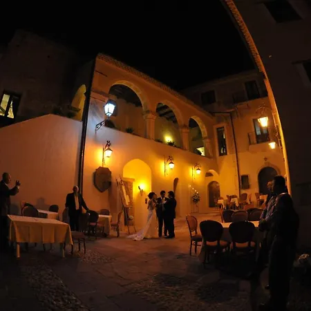 Hotel Castello Di Altomonte