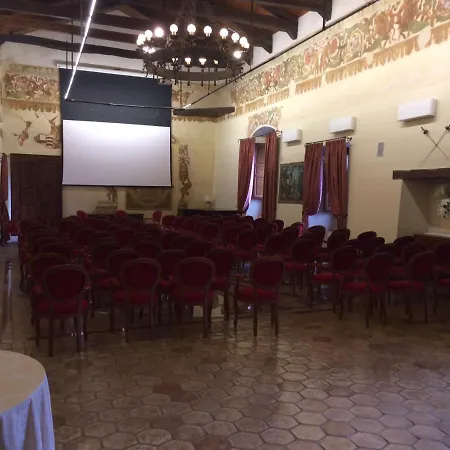 Castello Di Отель Альтомонте