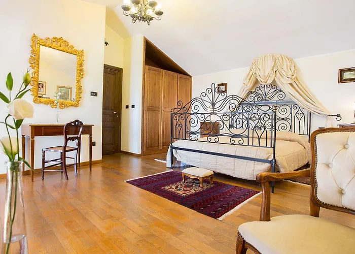 Castello Di 호텔 알토몬테