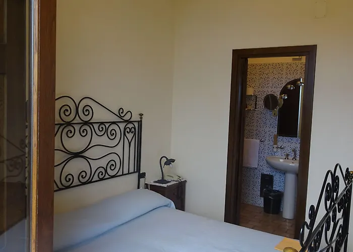 Castello Di 호텔 5*