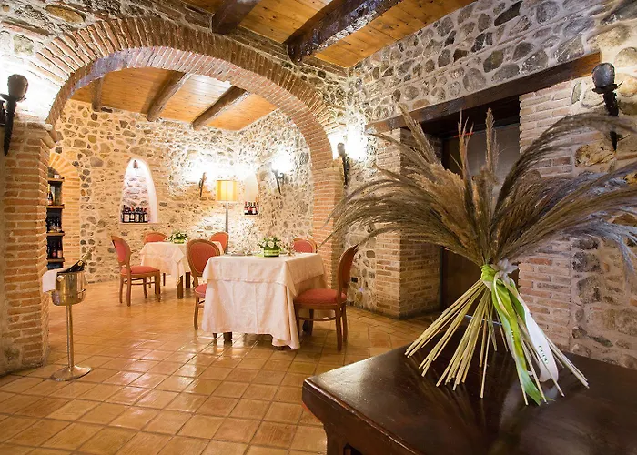 Castello Di 알토몬테