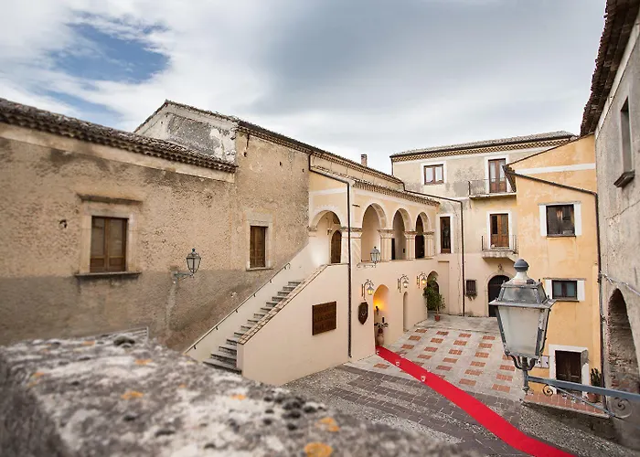 Castello Di 5* 알토몬테