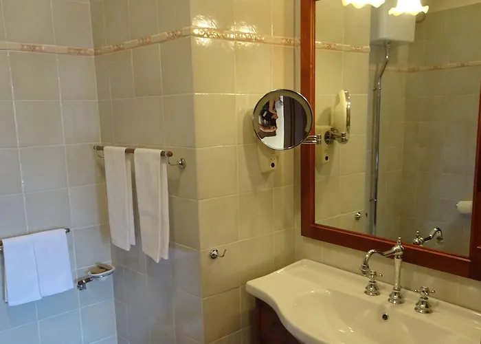 Castello Di 호텔 알토몬테