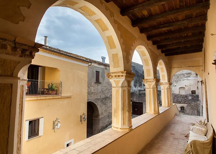 Castello Di 호텔 알토몬테