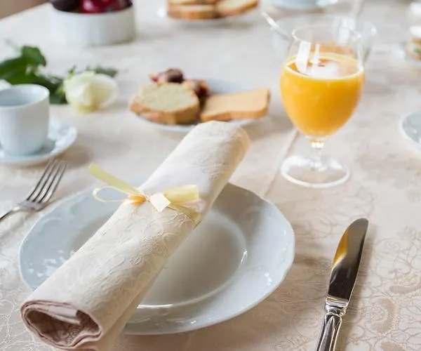 Castello Di 알토몬테